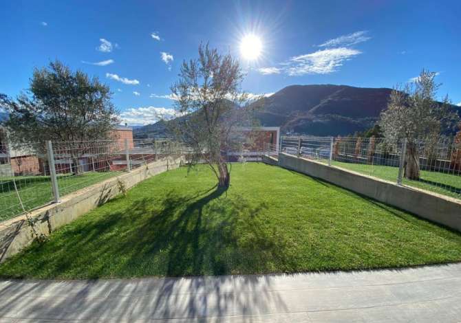 Shtepi me qera 2+1 ne Tirane - 1,400 Euro