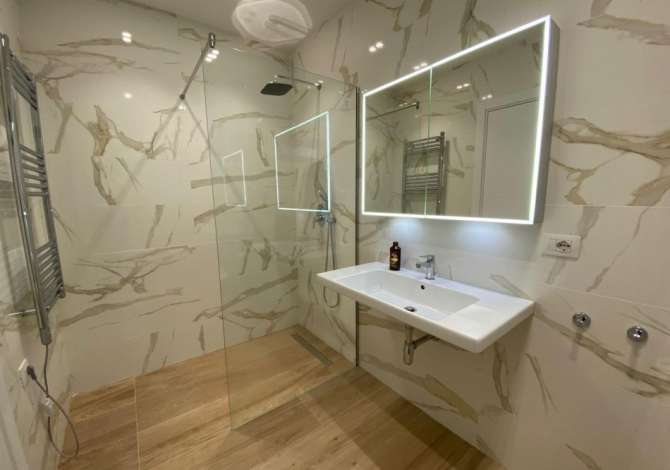 Shtepi me qera Duplex(shtepi me 2 kate) ne Tirane, 2+1, Mobilimi E mobiluar, Pagesa 1,400  Euro.