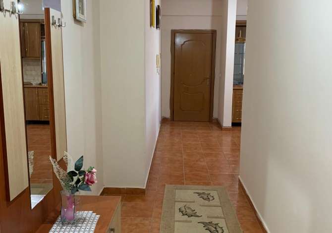 Shtepi me qera Apartament ne Tirane, 2+1, Mobilimi E mobiluar, Pagesa 500  Euro.