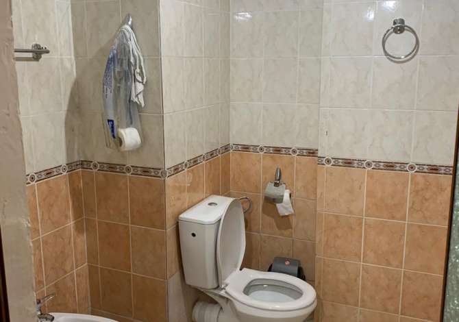 Shtepi me qera Apartament ne Tirane, 2+1, Mobilimi E mobiluar, Pagesa 500  Euro.