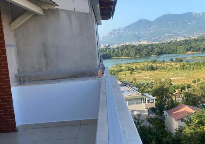 Shtepi me qera Apartament ne Tirane, 3+1, Mobilimi E mobiluar, Pagesa 1,000  Euro.