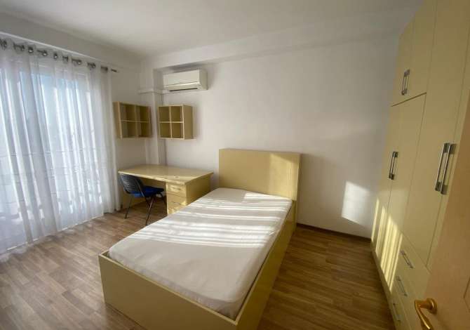 Shtepi me qera Apartament ne Tirane, 3+1, Mobilimi E mobiluar, Pagesa 1,000  Euro.