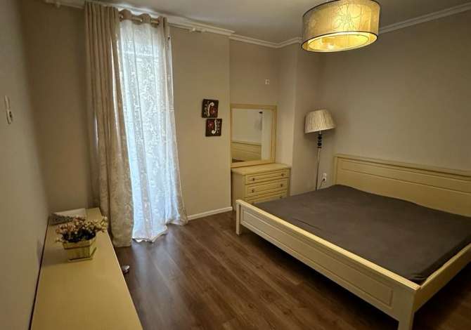 Shtepi me qera Apartament ne Tirane, 3+1, Mobilimi E mobiluar, Pagesa 700  Euro.