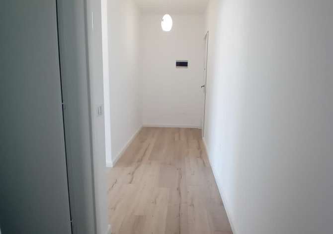 Shtepi ne shitje Apartament ne Tirane, 1+1, Mobilimi Bosh, pa mobiluar, Pagesa 147,000  Euro.
