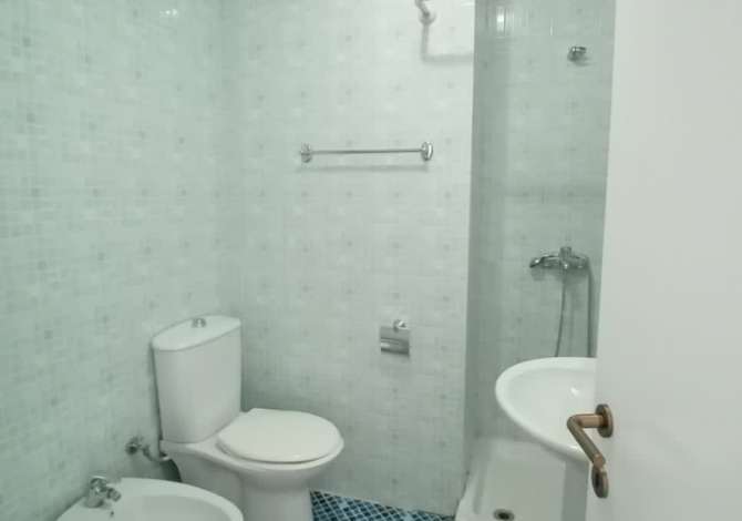 Shtepi ne shitje Apartament ne Tirane, 1+1, Mobilimi Bosh, pa mobiluar, Pagesa 147,000  Euro.