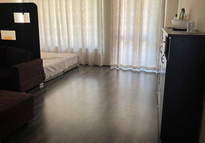 Shtepi me qera 4+1 ne Tirane - 550 Euro