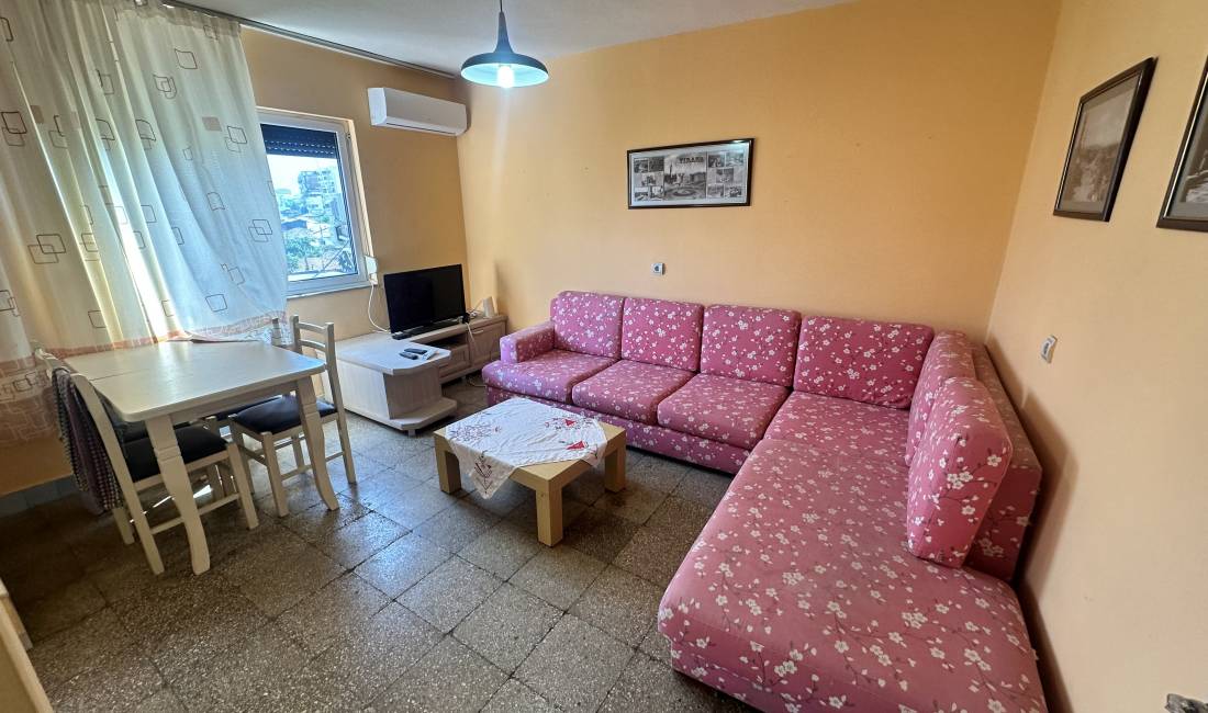 Shtepi me qera Apartament ne Tirane, 3+1, Mobilimi E mobiluar, Pagesa 500  Euro.