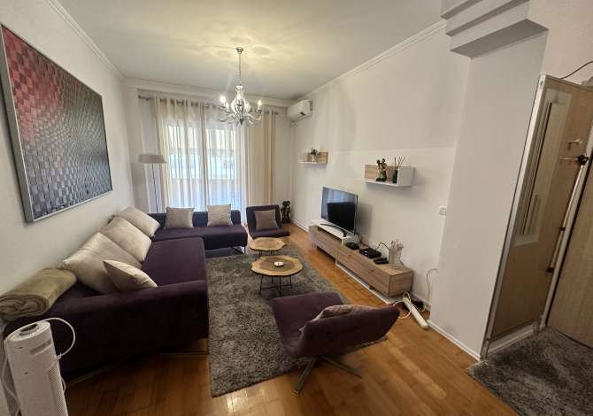 Shtepi me qera Apartament ne Tirane, 1+1, Mobilimi E mobiluar, Pagesa 1,000  Euro.