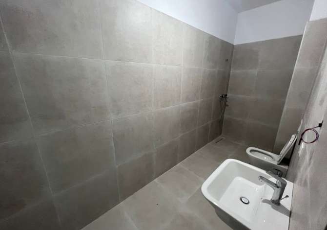 Japim me qira zyre 2+1+2 te Square 21 