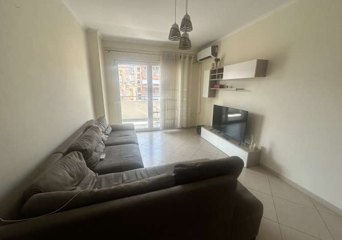 Shtepi me qera 2+1 ne Tirane - 700 Euro