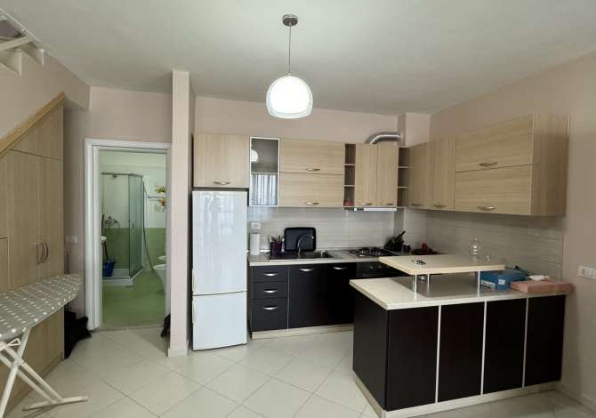 Shtepi me qera 2+1 ne Tirane - 1,000 Euro