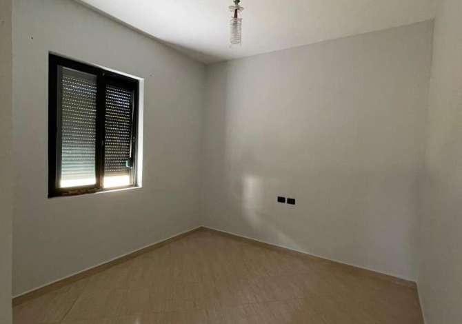 Shtepi me qera Apartament ne Tirane, 3+1, Mobilimi Pjeserisht e mobiluar, Pagesa 600  Euro.