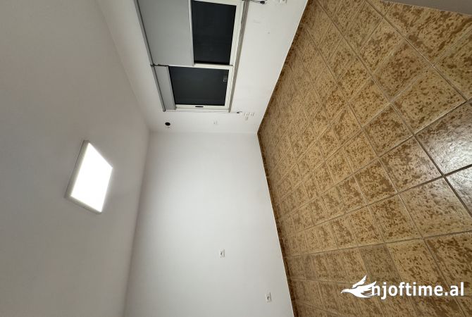 Ambient biznesi me qera 3+1 ne Tirane - 800 Euro