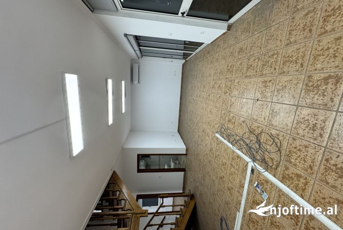 Ambient biznesi me qera 3+1 ne Tirane - 800 Euro