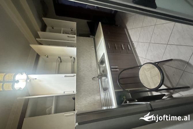 Ambient biznesi me qera 3+1 ne Tirane - 500 Euro