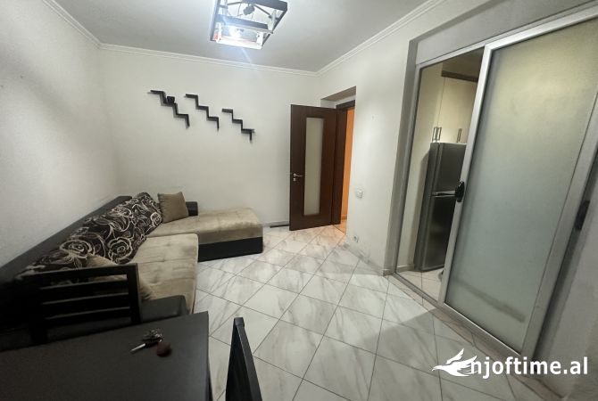 Ambient biznesi me qera 3+1 ne Tirane - 500 Euro