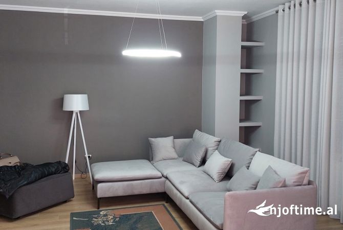 Shtepi me qera 3+1 ne Tirane - 1,500 Euro