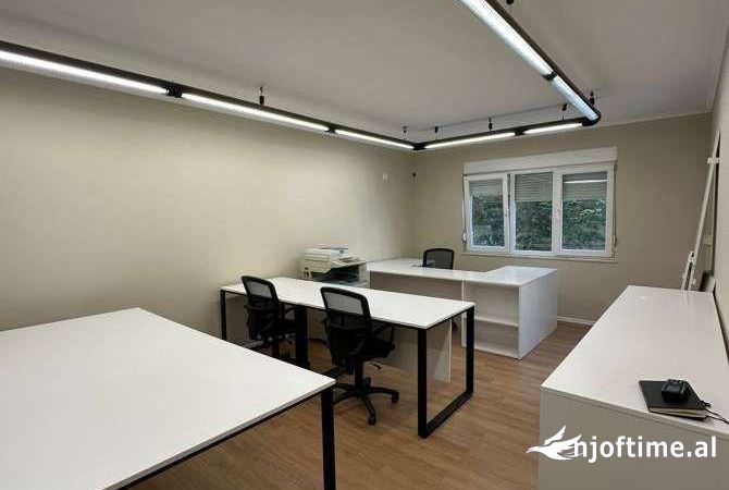 Ambient biznesi me qera 3+1 ne Tirane - 500 Euro