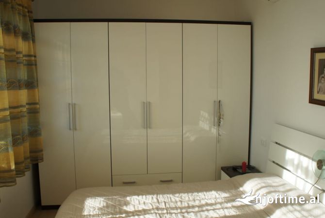 Shtepi me qera Apartament ne Tirane, 1+1, Mobilimi E mobiluar, Pagesa 650  Euro.