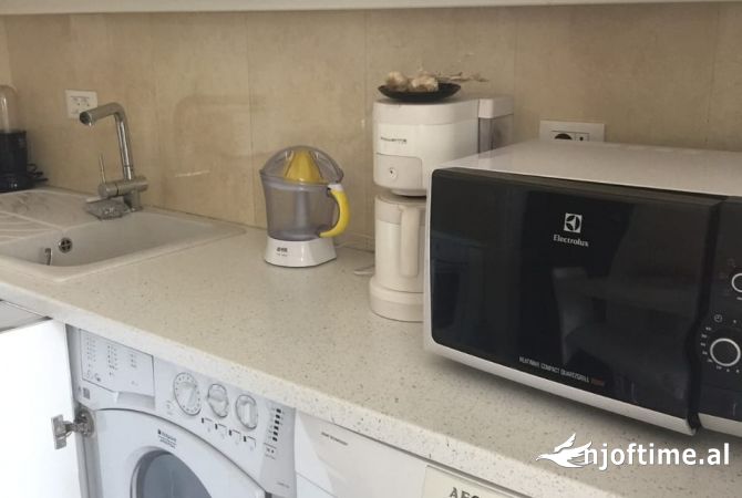 Shtepi me qera Apartament ne Tirane, 1+1, Mobilimi E mobiluar, Pagesa 650  Euro.