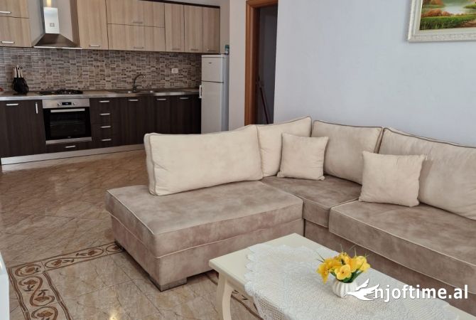 Shtepi me qera 2+1 ne Tirane - 650 Euro
