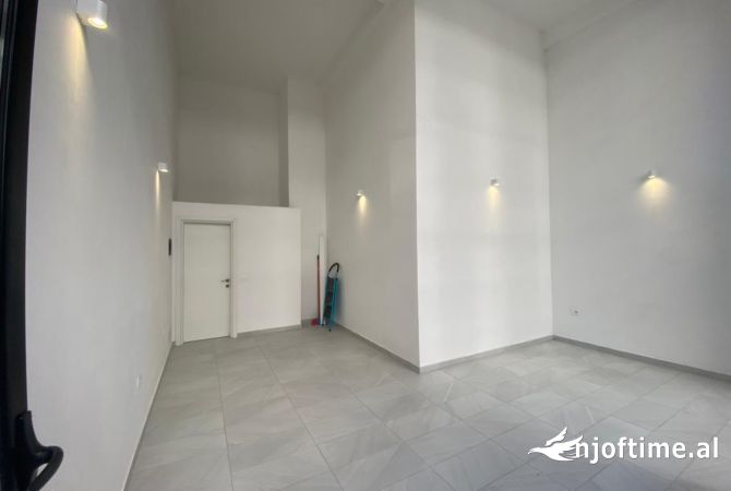 Ambient biznesi me qera 3+1 ne Tirane - 500 Euro