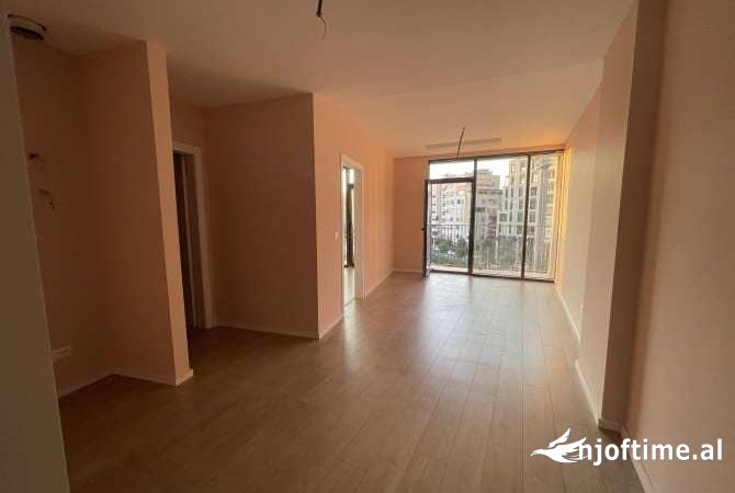 Ambient biznesi me qera 3+1 ne Tirane - 800 Euro