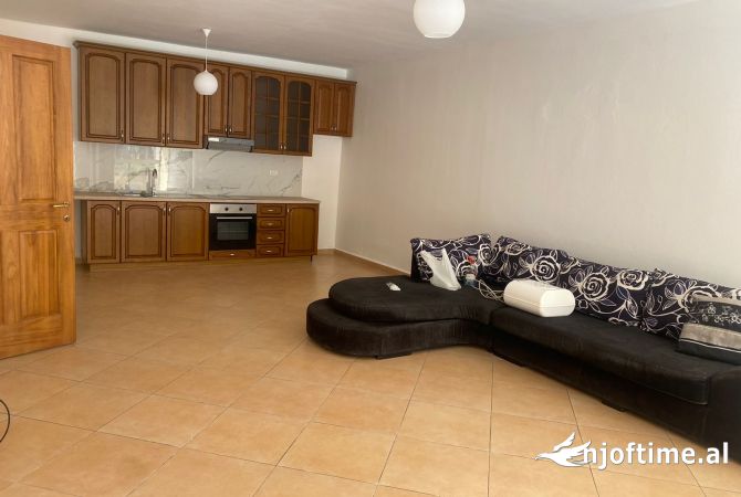 Shtepi me qera 2+1 ne Tirane - 500 Euro