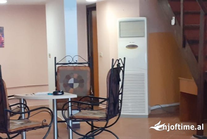 Ambient biznesi me qera 3+1 ne Tirane - 400 Euro