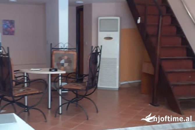 Ambient biznesi me qera 3+1 ne Tirane - 400 Euro