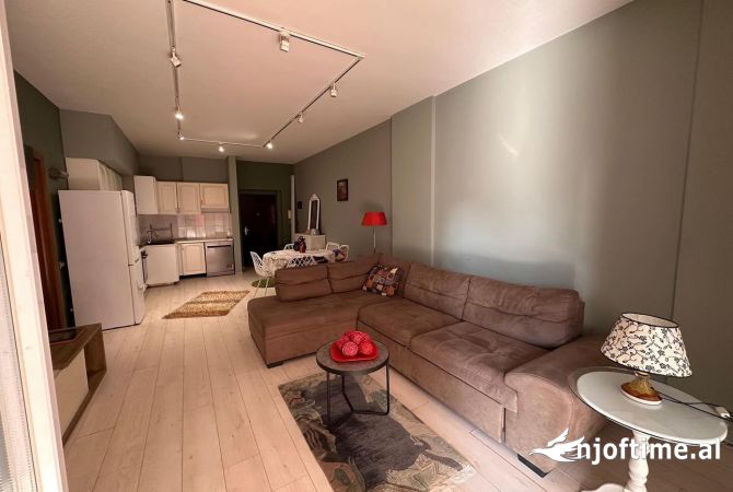 Shtepi me qera 2+1 ne Tirane - 700 Euro