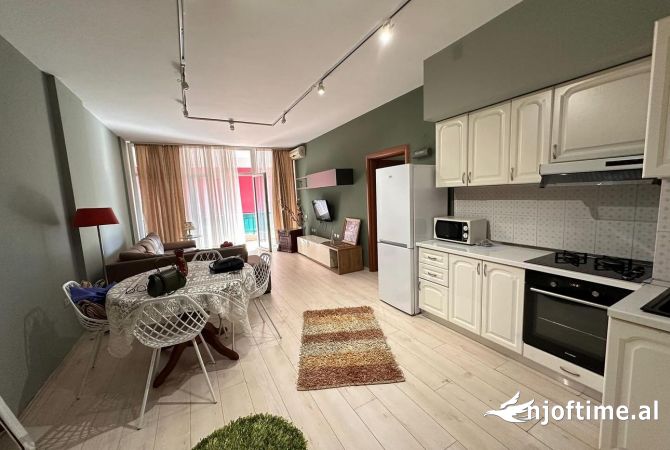 Shtepi me qera 2+1 ne Tirane - 700 Euro