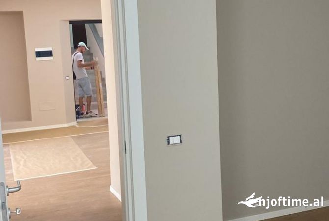 Jepet me qira apart per zyre 2+1, Rr. E Kavajes prane Xhamise