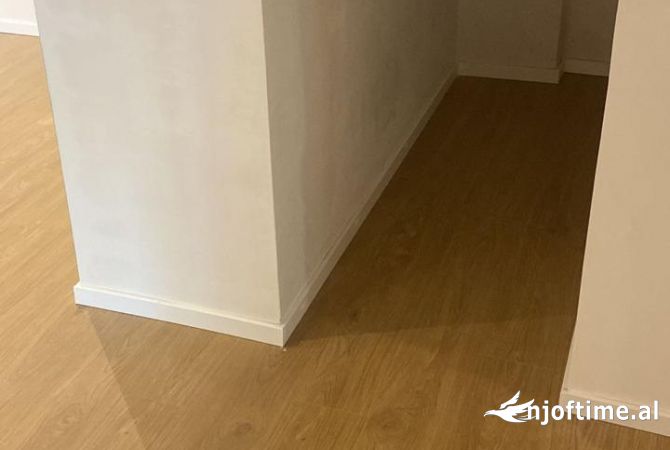 Jepet me qira apart per zyre 2+1, Rr. E Kavajes prane Xhamise