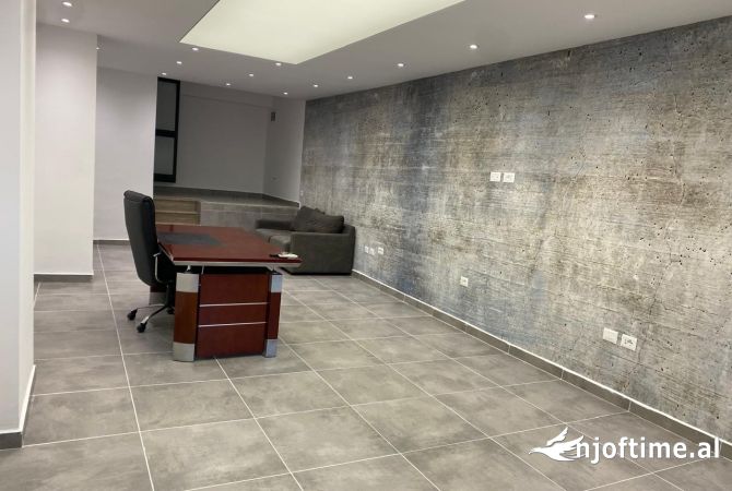 Ambient biznesi me qera 3+1 ne Tirane - 450 Euro