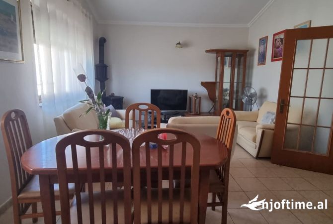 Shtepi me qera 2+1 ne Tirane - 550 Euro