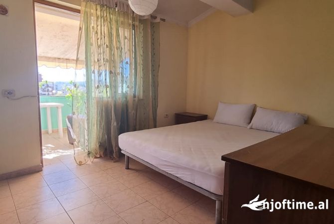 Shtepi me qera Apartament ne Tirane, 2+1, Mobilimi E mobiluar, Pagesa 550  Euro.