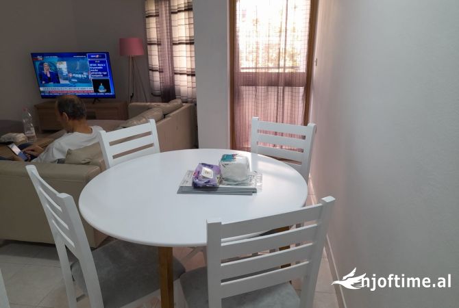 Shtepi me qera Apartament ne Tirane, 2+1, Mobilimi E mobiluar, Pagesa 600  Euro.