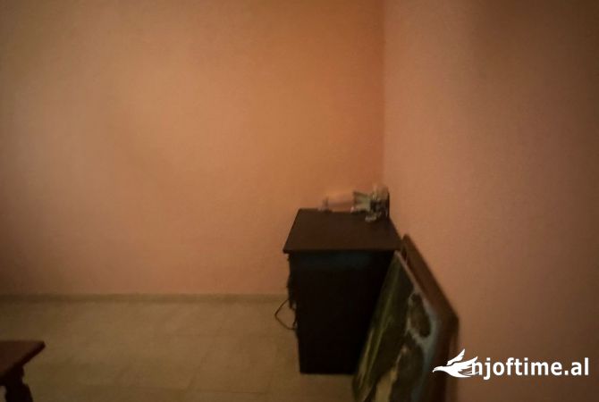 Shtepi me qera Apartament ne Tirane, 2+1, Mobilimi E mobiluar, Pagesa 400  Euro.