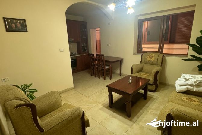 Shtepi me qera 2+1 ne Tirane - 400 Euro