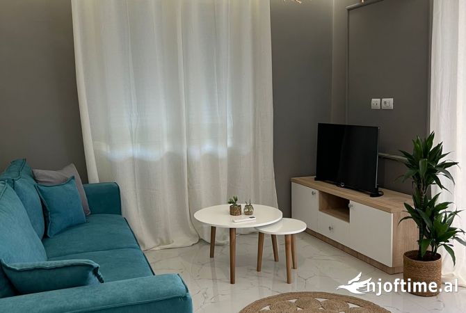 Shtepi me qera 2+1 ne Tirane - 800 Euro