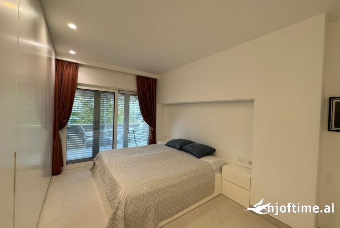Shtepi ne shitje Apartament ne Tirane, 2+1, Mobilimi E mobiluar, Pagesa 275,000  Euro.