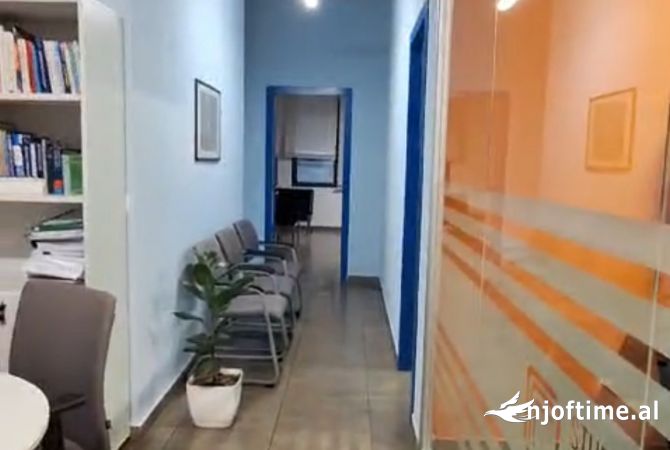 Ambient biznesi me qera 3+1 ne Tirane - 900 Euro