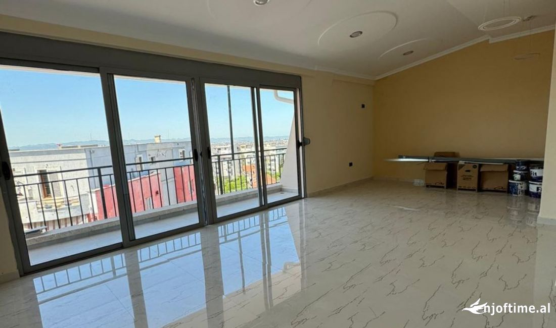 Shtepi ne shitje Apartament ne Tirane, 2+1, Mobilimi Bosh, pa mobiluar, Pagesa 125,000  Euro.