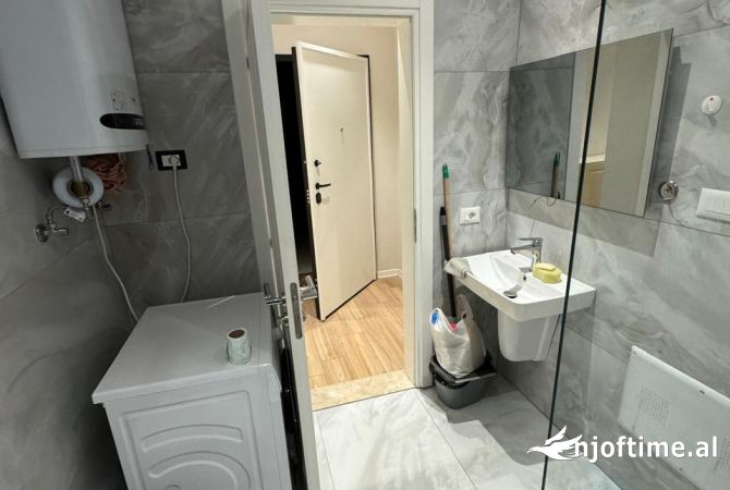 Shtepi me qera Apartament ne Tirane, 1+1, Mobilimi E mobiluar, Pagesa 750  Euro.
