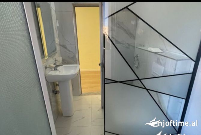Shtepi ne shitje 1+1 ne Tirane - 78,000 Euro