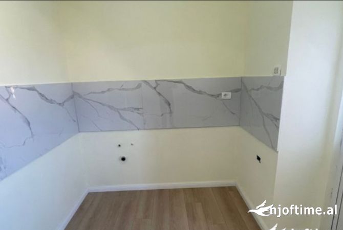 Shtepi ne shitje 1+1 ne Tirane - 78,000 Euro