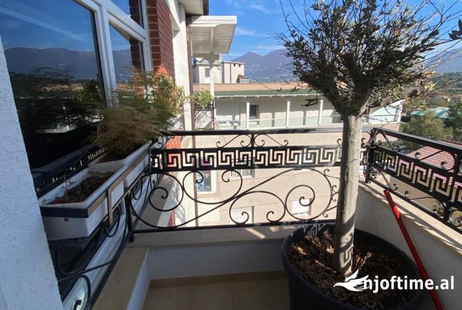 Shtepi me qera 4+1 ne Tirane - 1,150 Euro