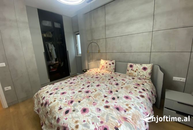 Shtepi me qera Apartament ne Tirane, 2+1, Mobilimi E mobiluar, Pagesa 1,000  Euro.