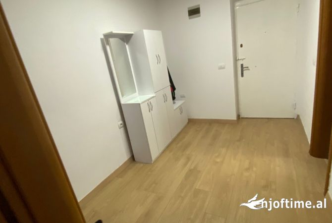 Shtepi me qera Apartament ne Tirane, 1+1, Mobilimi E mobiluar, Pagesa 600  Euro.